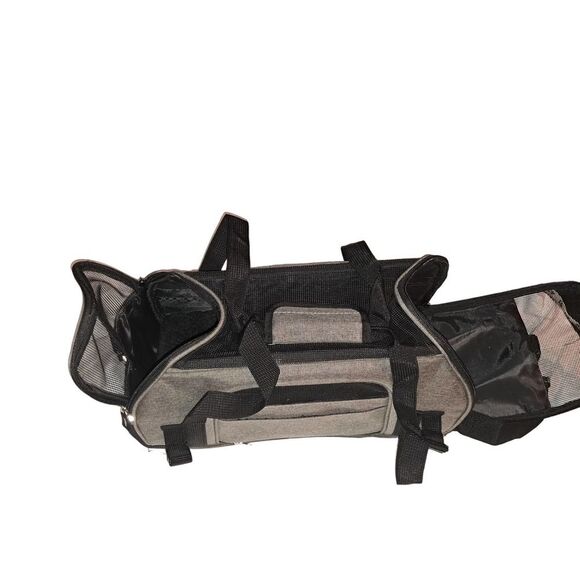 Collapsible Airline Approved Pet Carrier Duffle - Picture 6 of 9